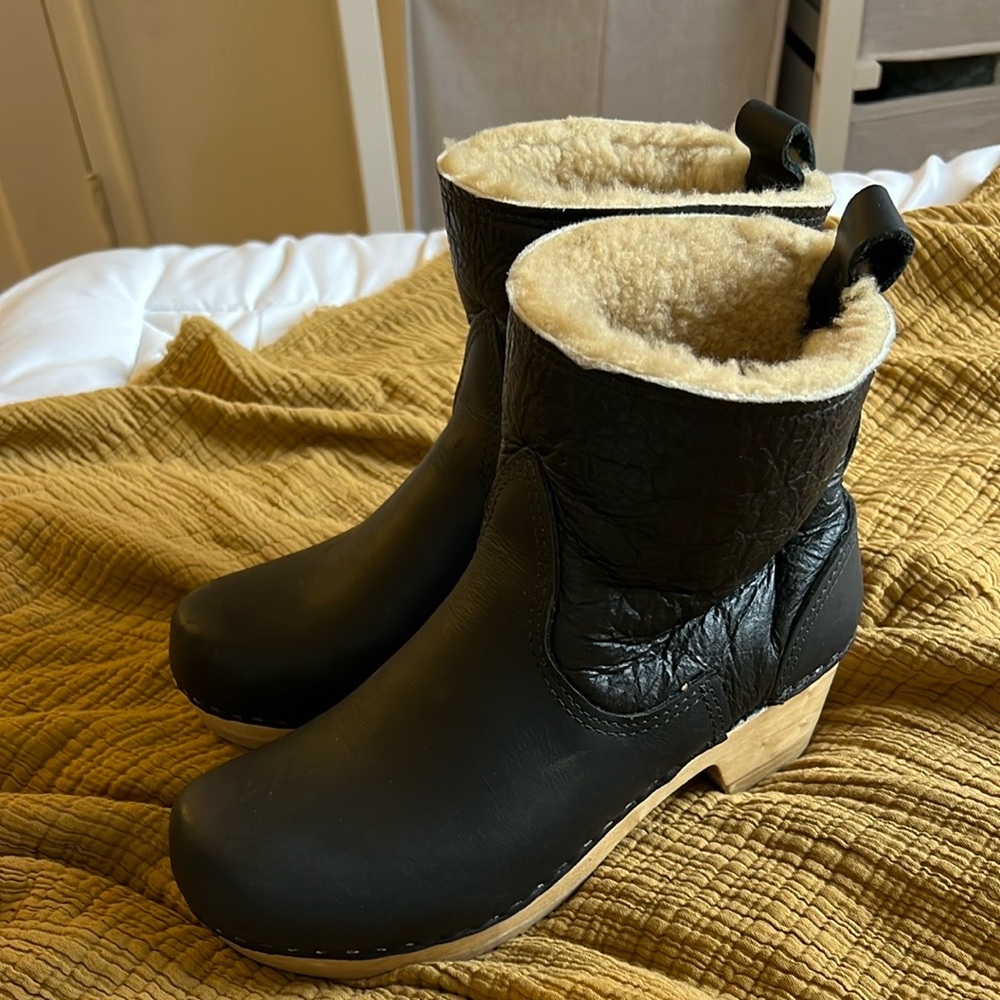 No. 6 Black Leather Shearling-Lined Clogs
